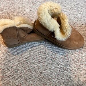 UGG Tan Shearling Women's Slippers